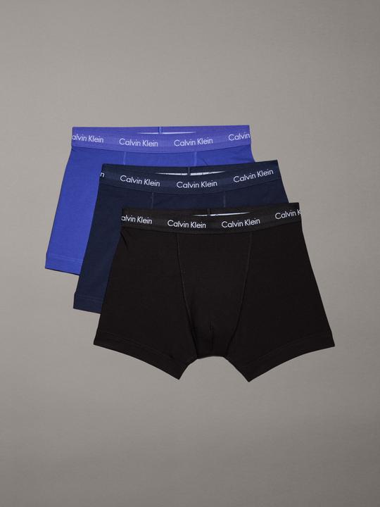 1 Nero, 1 bicchiere d'acqua, 1 sh blu