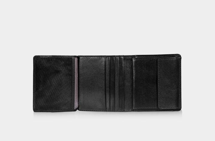 Actual product image Braun Büffel Country Rfid