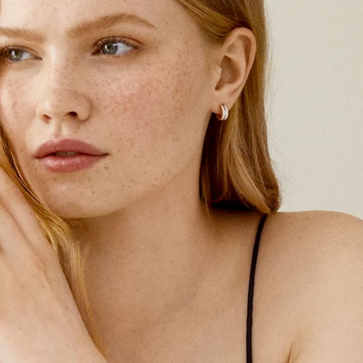 Actual product image Daniel Wellington Emalie Stud Earrings Rose Gold White (Stainless steel, Enamel)