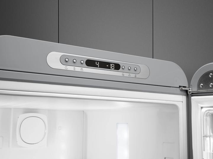 Image du produit Smeg Style rétro FAB32RSV5 (331 l)