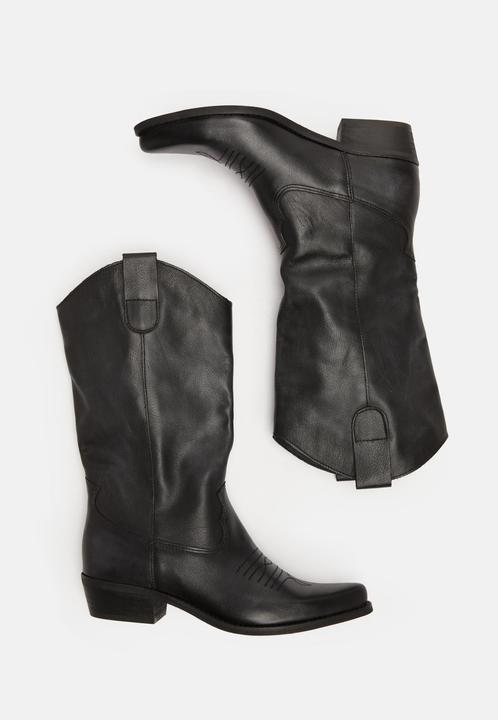 Actual product image Felmini GERBERA 7962 is a remarkable mid-calf cowboy boot with rustic charm and rugged style. (39)