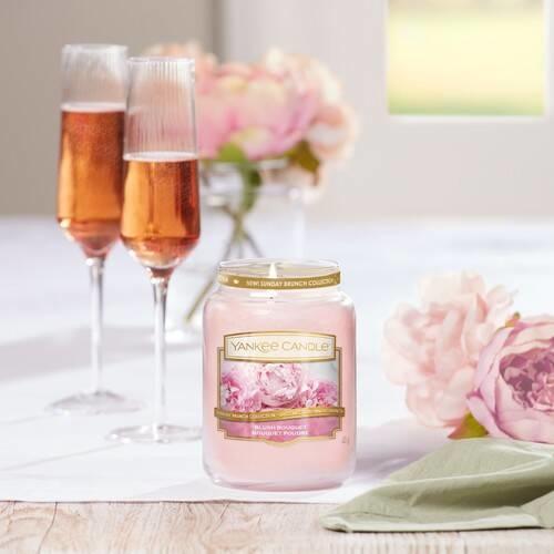 Actual product image Yankee Candle Moonlit Blossoms (623 g)