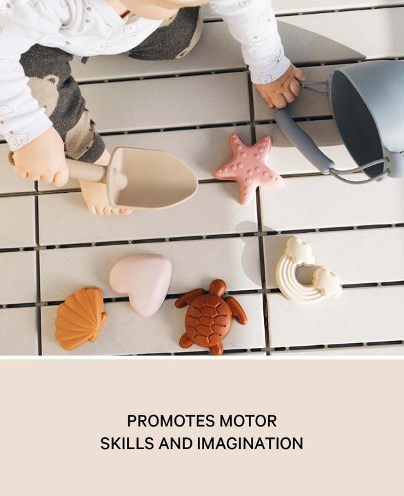 Actual product image Esmée Sand toy set with kettle, shovel and moulds