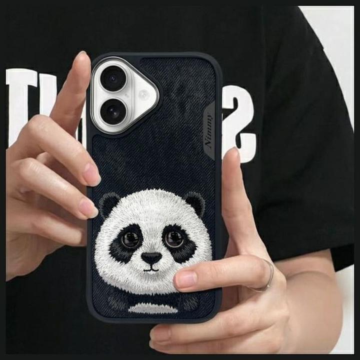 Produktbild Mocco Nimmy case iPhone 16 6.1" black Big Eyed Pet 2.0 Panda (Apple iPhone 16)
