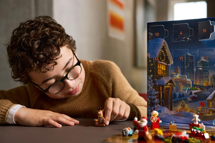 Produktbild LEGO Adventskalender 2025 (LEGO City, 60475)