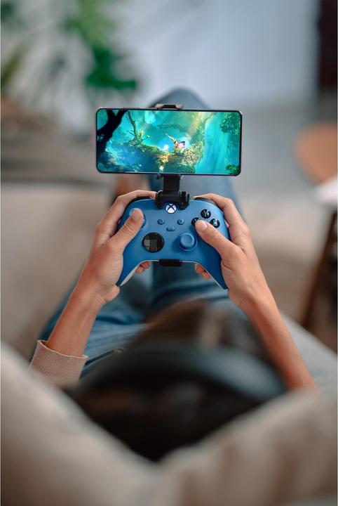 Actual product image Microsoft Xbox Wireless Controller - Shock Blue (Xbox Series S, Xbox One S, PC, Xbox One X, Xbox Series X)