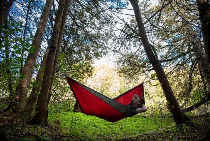 Actual product image Vivere Double Hammock Parachute Hammock Red/Grey (181 kg)