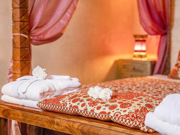 Produktbild Smartbox Entspannung für 2 in Rolle: Privat-Spa mit Massage, leichtem Menü und Teepause (2 Pers.)