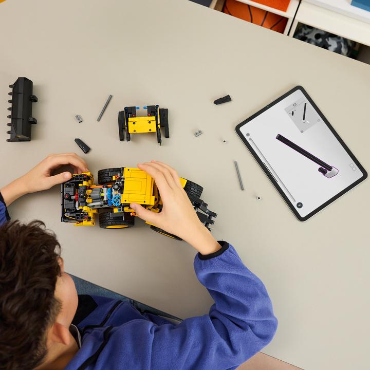 Produktbild LEGO Volvo L120 Electric Radlader (42209, LEGO Technic)
