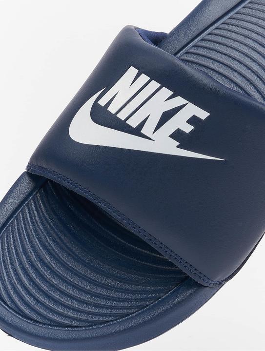 Actual product image Nike Men's Victori slip-on shoe, Midnight Navy/White-Midnight Navy, 38.5 EU (38.5)