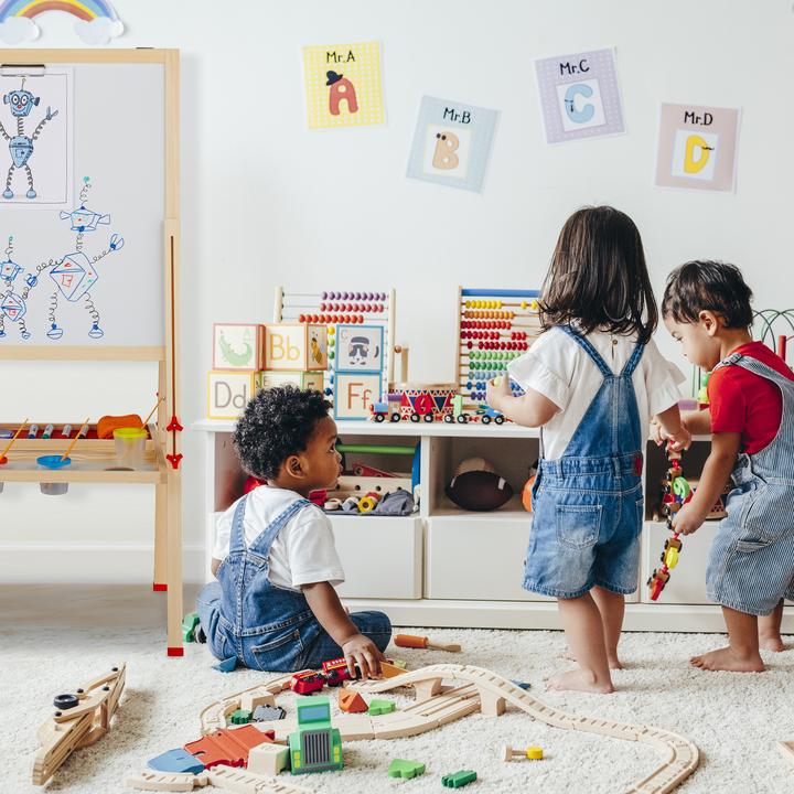 Actual product image Relaxdays Kids' Easel with board
