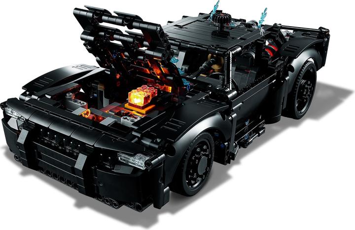 Actual product image LEGO Batman's Batmobile (42127, LEGO Technic)