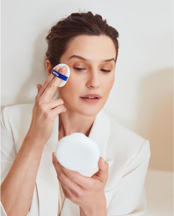 Image du produit NIVEA Cellular Expert Finish 3in1 Soin Cushion Clair (01 Bright)