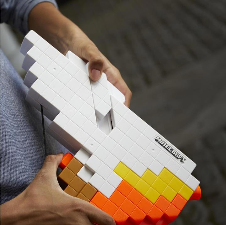 Produktbild Nerf Minecraft motorisierter Sabrewing Bogen feuert Darts