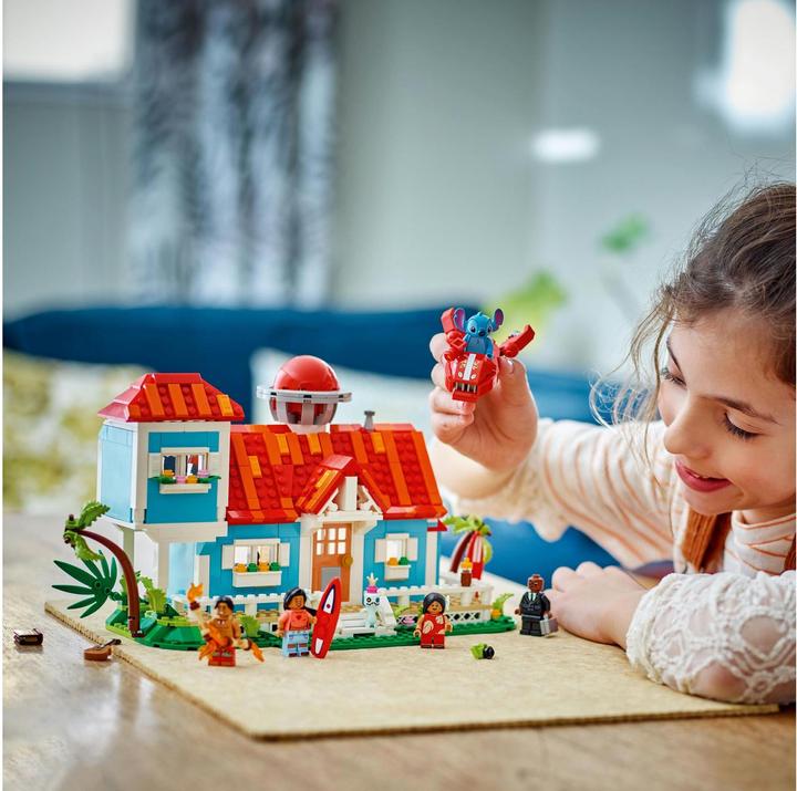 Actual product image LEGO The beach house from Lilo and Stitch (43268, LEGO Disney)