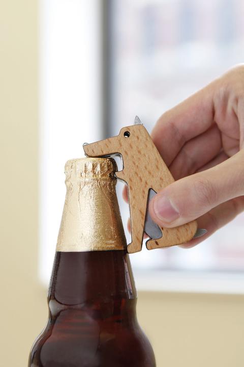 Actual product image Kikkerland Fetch (Bottle opener)