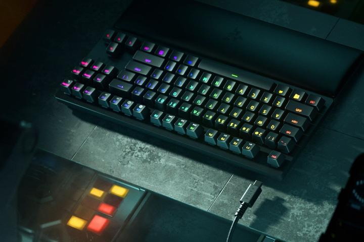 Actual product image Razer Huntsman V2 (US, Cable)