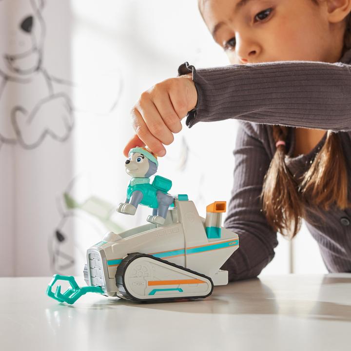 Image du produit Spin Master PAW Patrol, Everest's Snow Plow, Toy Car with Collectible Action Figure, Sustainably Minded Kids Toy