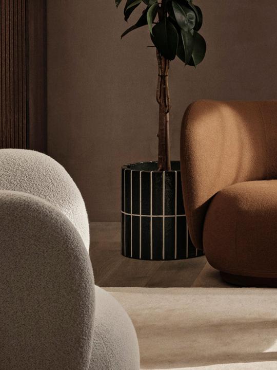 Productafbeelding Ferm Living Pilaar plantenpot - Donkergroen (40 cm)