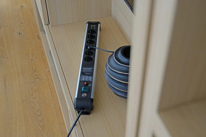 Actual product image Brennenstuhl Premium-Protect-Line (6 x, USB, 3 m)