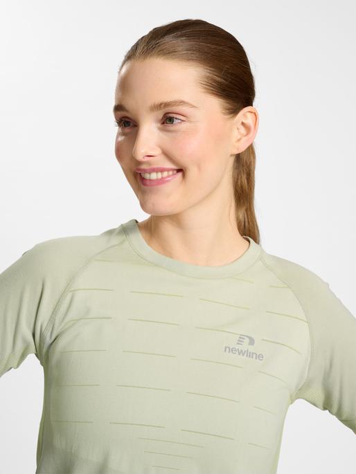 Actual product image Newline Nwlriverside Seamless T-Shirt S/S Woman (M)