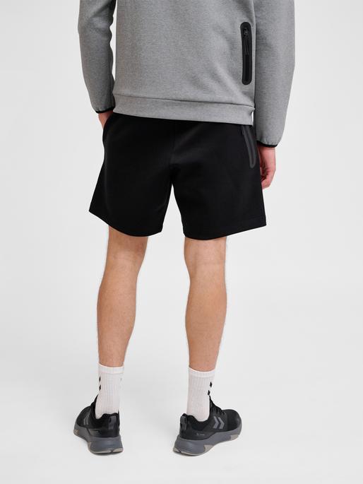 Actual product image hummel hmlTECH FLEECE SHORTS (XL)