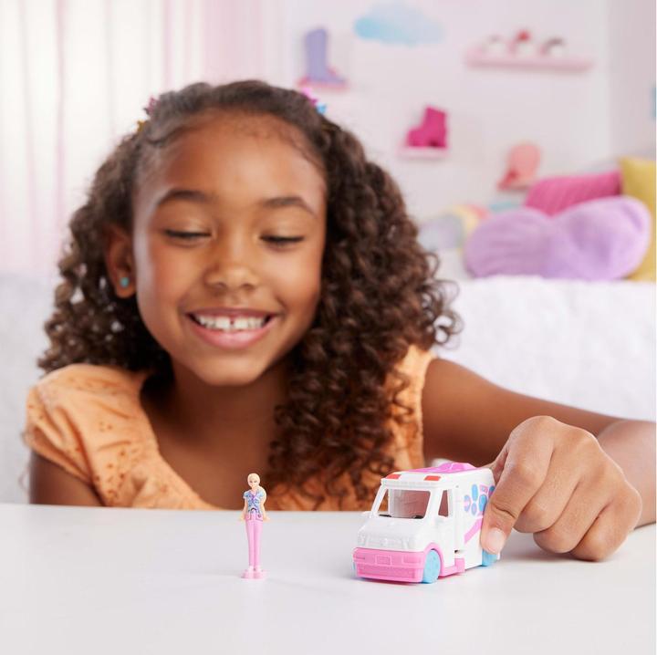 Immagine prodotto Barbie Mini Ambulanza BarbieLand con bambola
