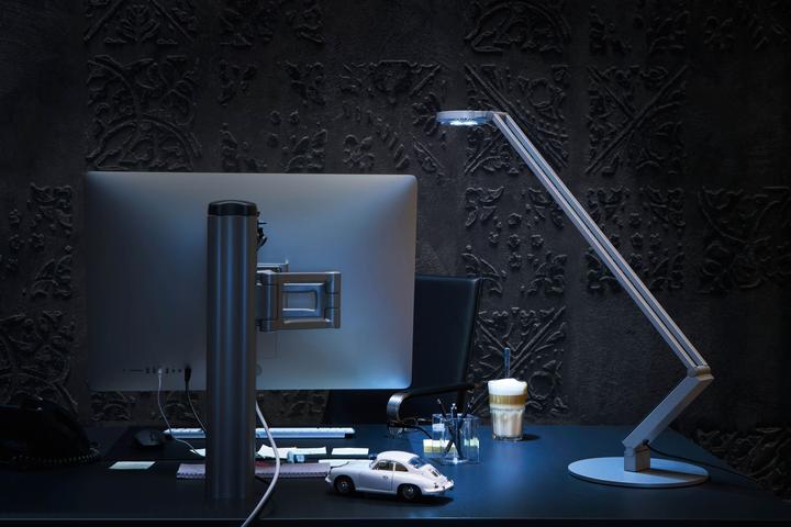 Image du produit Luctra Table Pro 2 Linear Base LED lampe de bureau, lumière biologiquement efficace, intensité variable (945 lm)