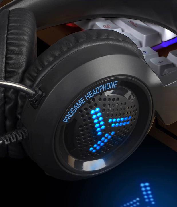 Actual product image Varr Pro Gaming Headset, Microphone Boom, Noise Cancelling, 15mW speakers,., Integrated cable (Cable)