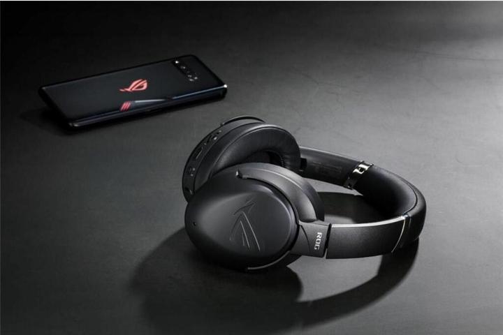Produktbild ASUS ROG Strix Go BT (Kabellos, Kabelgebunden)