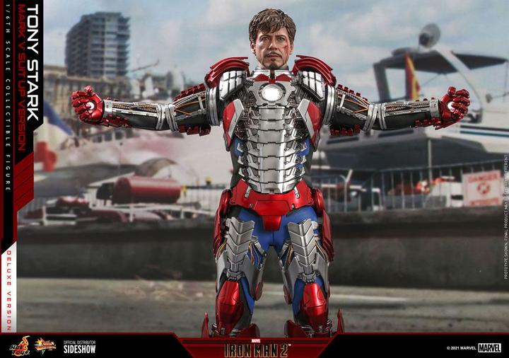 Actual product image Hot Toys Movie Masterpiece 1/6 Tony Stark (Mark V Suit Up Version) Deluxe