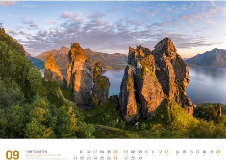 Actual product image Hurtigruten - Unterwegs zwischen Bergen und Kirkenes Kalender 2026 (54 x 42 cm, Hardcover, German)