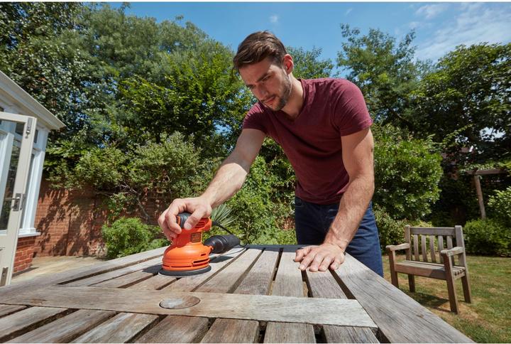 Actual product image Black & Decker BEW210QS (Eccentric grinder, 230 W)