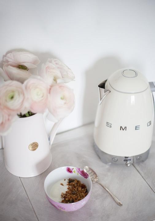 Immagine prodotto Smeg Bollitore stile retrò anni '50 con controllo della temperatura (1.70 l, Spina UE)