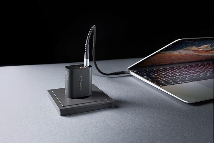 Image du produit Intenso Power Adapter W30AC, 30W, USB-A und USB-C Anschluss, für iPhone, iPad, Tablet, Samsung Galax (30 W)