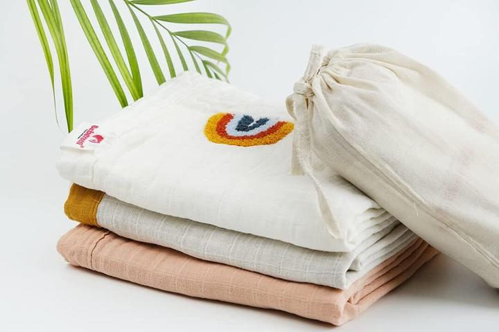 Produktbild Beberotti Organic 4-lagige doppelseitige bestickte Musselindecke (95 x 80 cm)