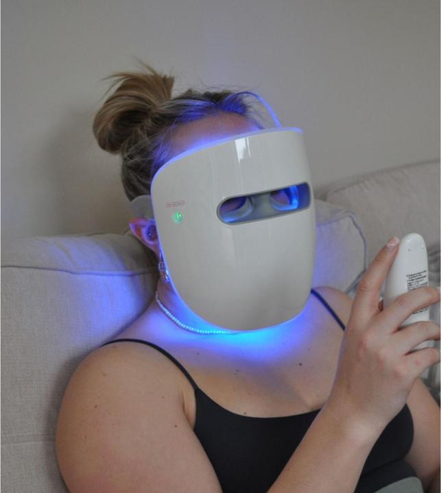 Actual product image TensCare - Glomask Klinisch Bewezen Blauw, Rood en Nabij Infrarood Lichttherapie voor een Jeugdige Uitstralin