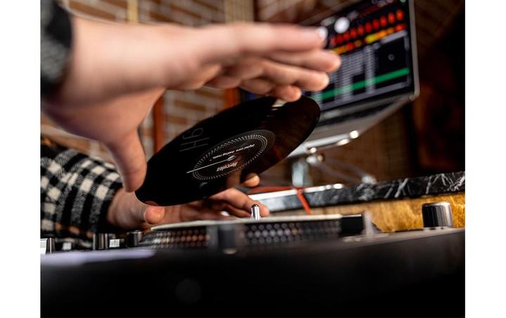 Actual product image Hercules DJ Control Inpulse T7
