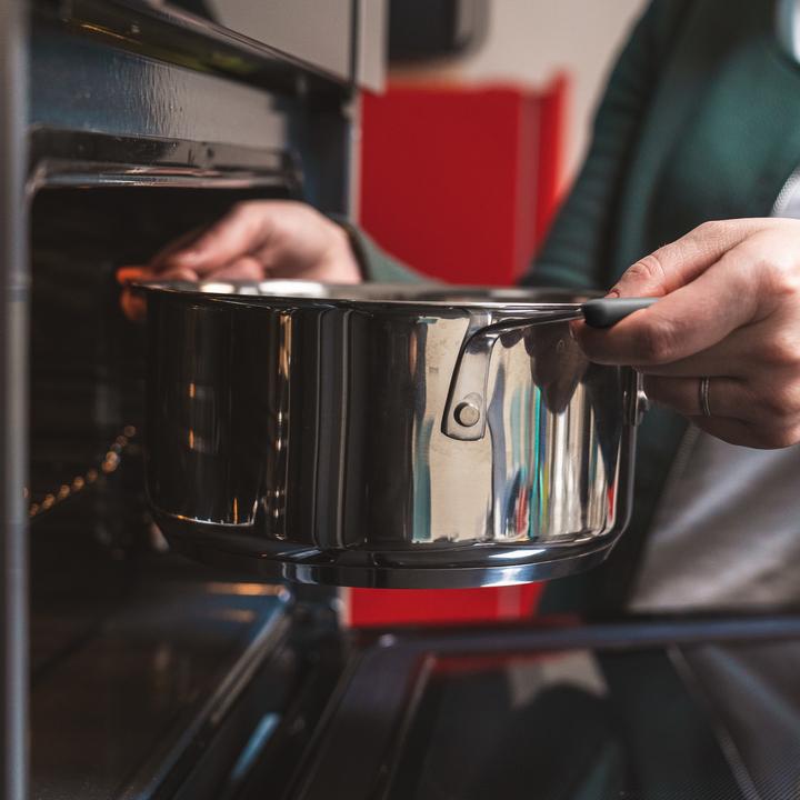 Actual product image Tefal OptiSpace - Pan set - 4-piece (kookpan 18 & 20 cm, koekenpan 24 & 28 cm) (24 cm, Pan set + pot set, Stainless steel)