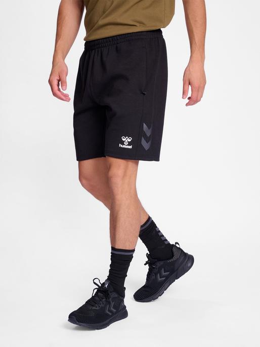 Actual product image hummel Hmltravel Shorts (M)