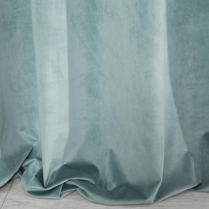 Actual product image Eurofirany Night curtain made of soft velvet DIVA LINE RIA 140X270 cm, strip / tunnel / hooks, 300 g (140 x 270 cm)