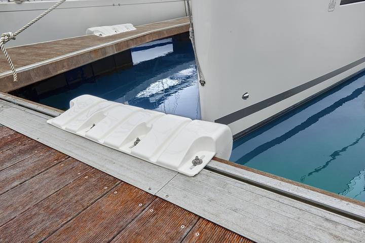 Actual product image Plastimo Jetty Fender Bumper 3/4 - 90cm
