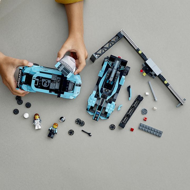Produktbild LEGO Formula E Panasonic Jaguar Racing GEN2 car & Jaguar I-PACE eTROPHY (76898, LEGO Speed Champions)