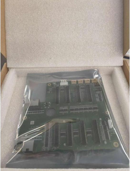 Actual product image Hikvision DS-D40CX-1F/H8 8 Port Spare Hub Board