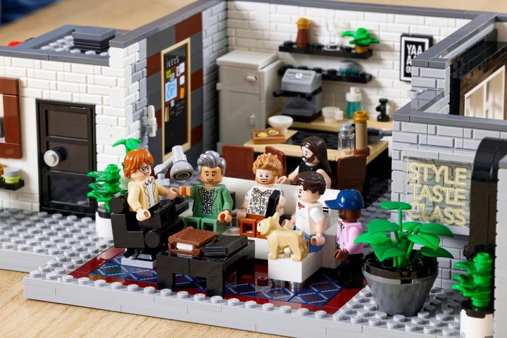 Image du produit LEGO Queer Eye – Le loft des Fab 5 (10291, LEGO Creator Expert, LEGO difficiles à trouver)