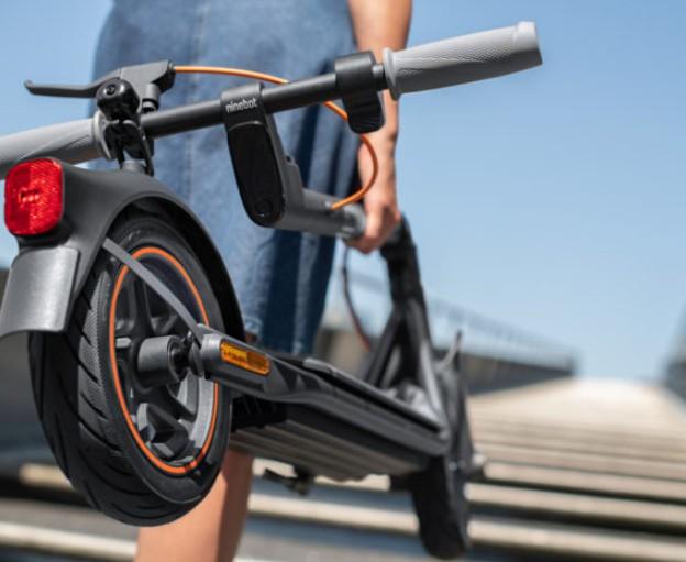 Image du produit Segway-Ninebot F40D (20 km/h, 40 km, 350 W)