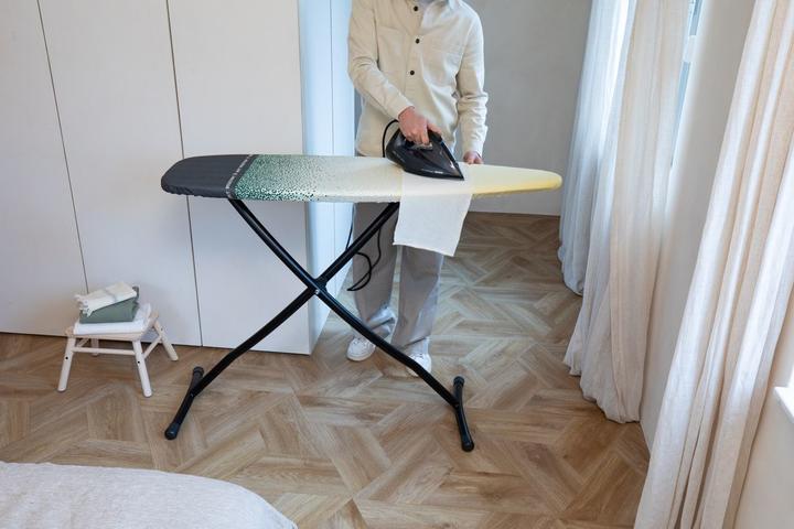 Actual product image Brabantia Ironing Board Heat Resistant Parking Zone (135 x 45 cm)
