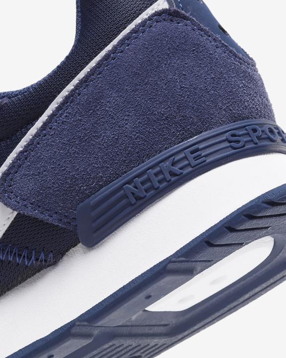 Produktbild Nike Venture Runner (42)