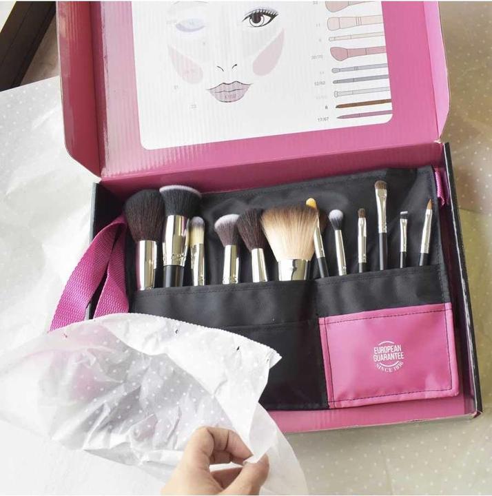Produktbild Beter Professional Makeup Set mit verstellbarem Gürtel und 12 Schminkpinseln