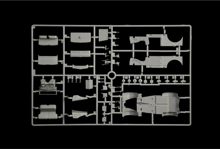 Actual product image 1:35 Fiat 508 CM Coloniale w. Fig.